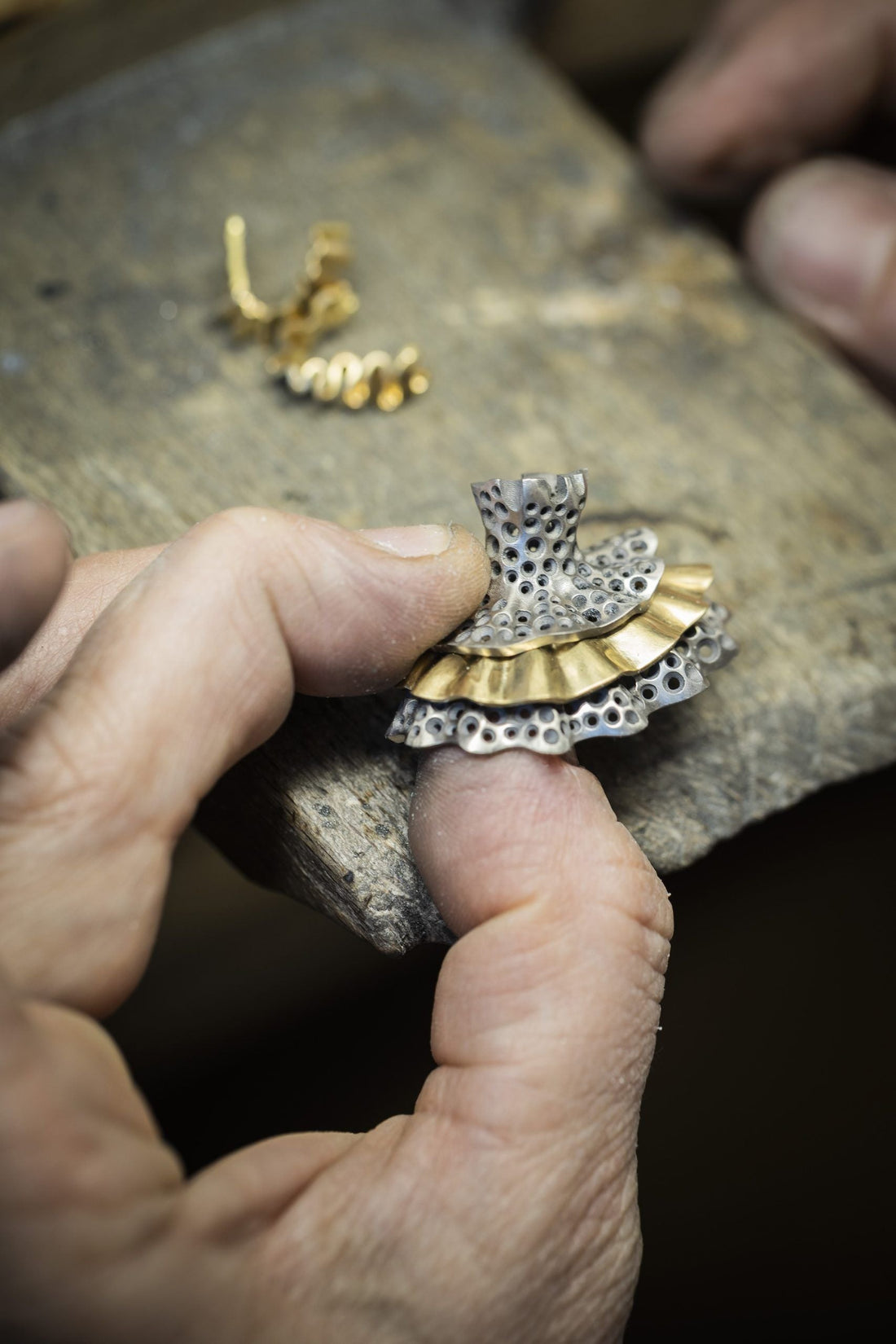 How does Van Cleef & Arpels capture the magic of the ballet in high jewelry? | Scent Lab 33