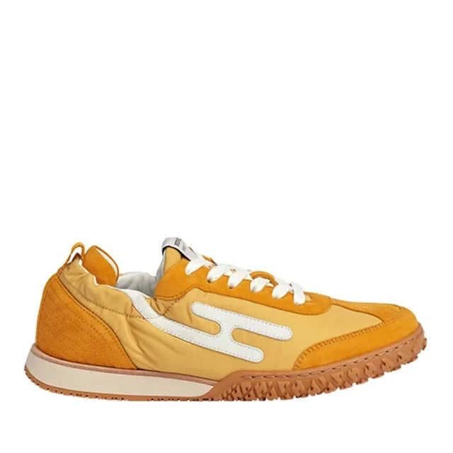 Which luxury thin-sole sneakers are redefining the 2026 "Quiet Luxury" look? | Scent Lab 33