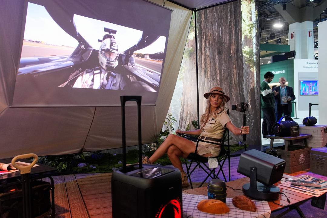 Should You Ditch Your TV for a Projector in 2026? | Scent Lab 33