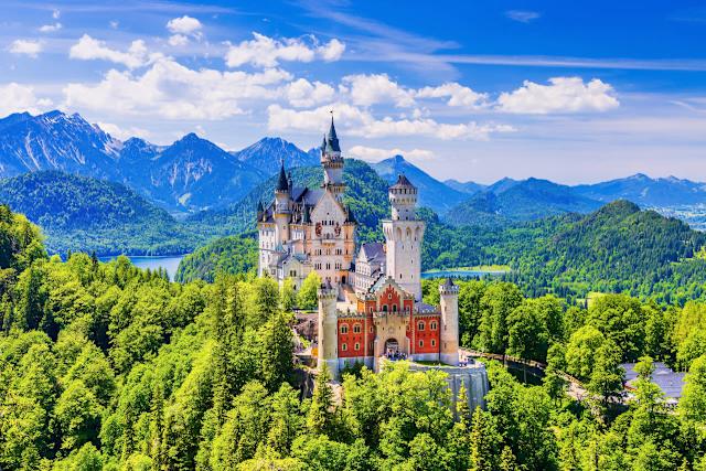 Top 5 Most Iconic Castles to Visit in 2026: From Dracula’s Lair to Disney’s Inspiration | Scent Lab 33