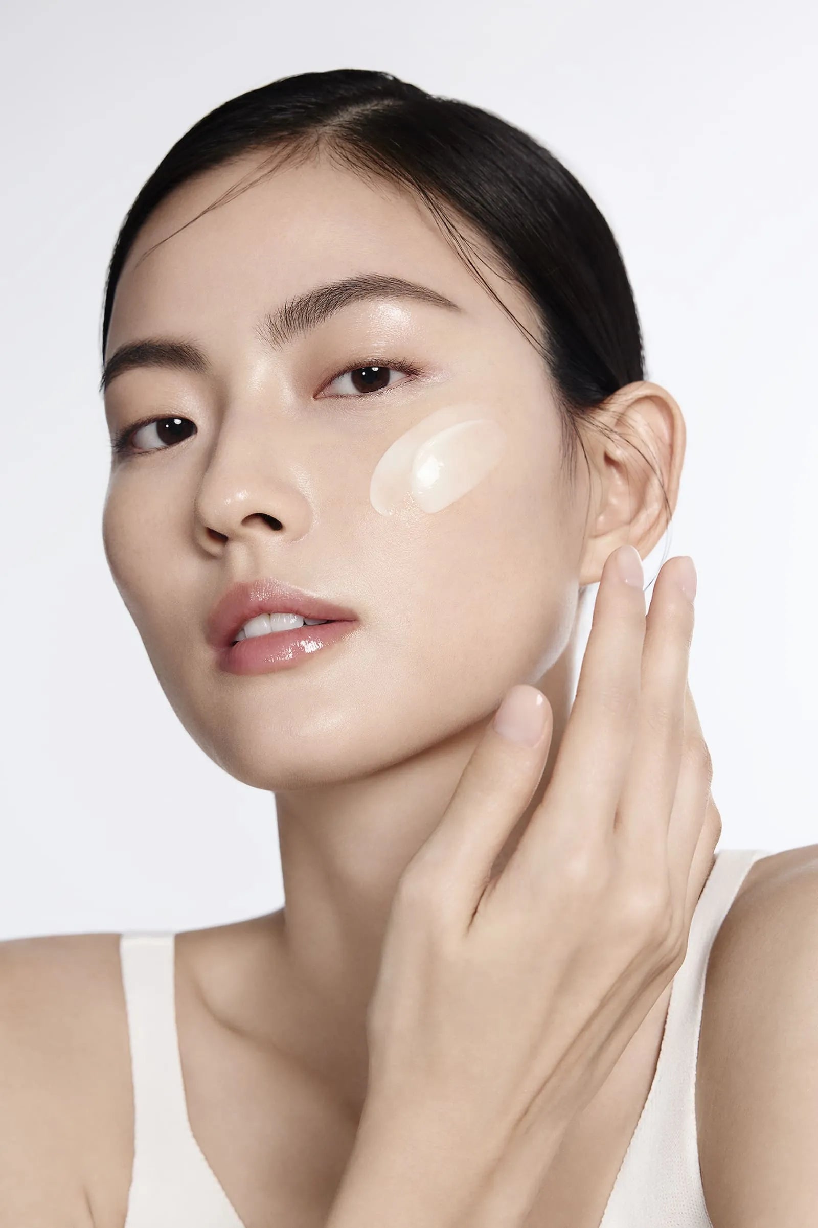 J-Beauty vs K-Beauty: Which 2026 Skincare Trend Defines Your Aura? | Scent Lab 33