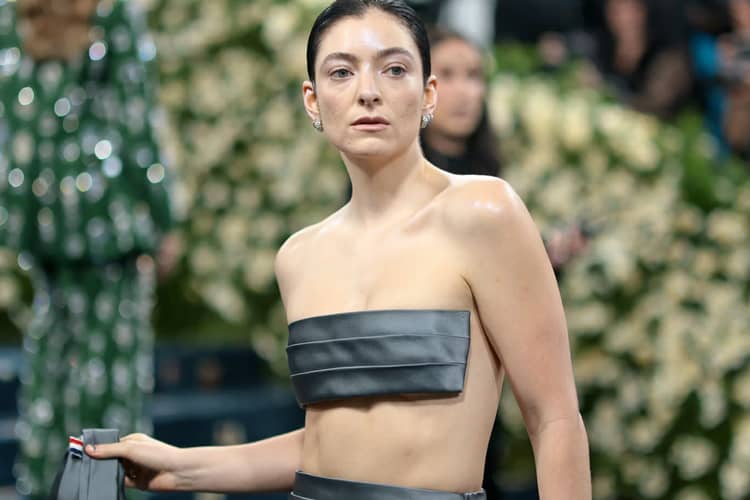 Why does Lorde’s 'Royals' hitting 1 billion views define the 'Quiet Luxury' of pop music in 2026? | Scent Lab 33