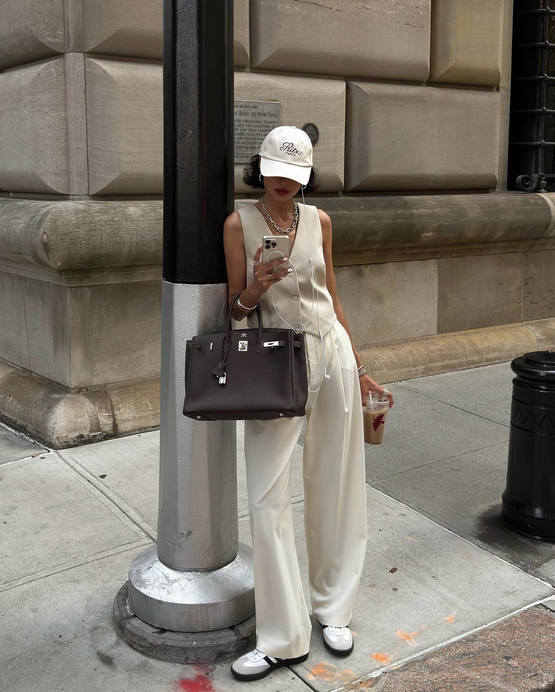 What shoes should you wear with women's suit pants in 2026? | Scent Lab 33