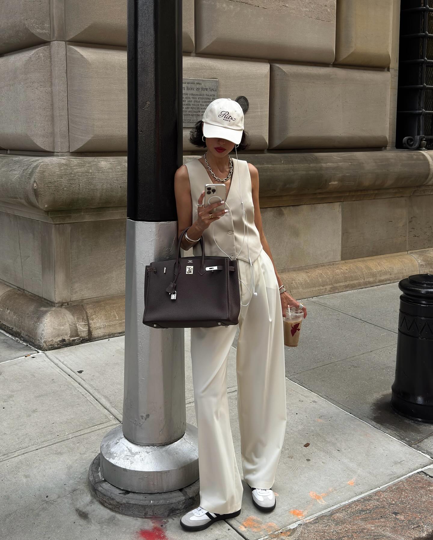 What shoes should you wear with women's suit pants in 2026? | Scent Lab 33