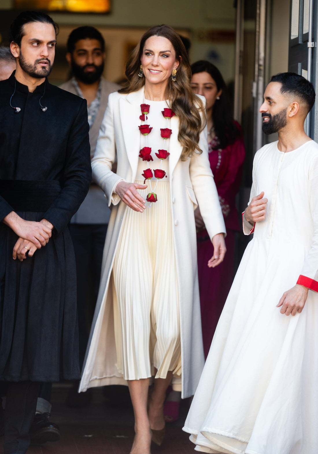 Why is everyone talking about Kate Middleton’s barefoot look in Leicester? | Scent Lab 33