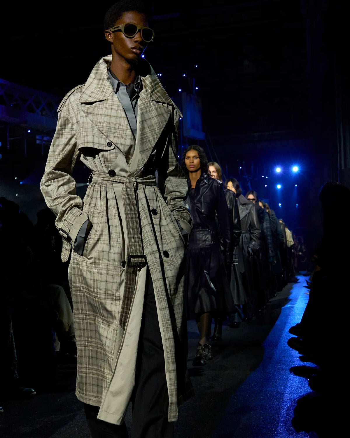 How does the Burberry Winter 2026 show redefine the classic London trench coat? | Scent Lab 33