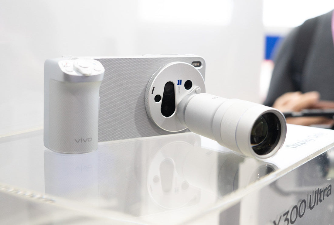 Vivo X300 Ultra MWC 2026: Why This 400mm ZEISS "Cannon" is the Ultimate Visual Tool | Scent Lab 33