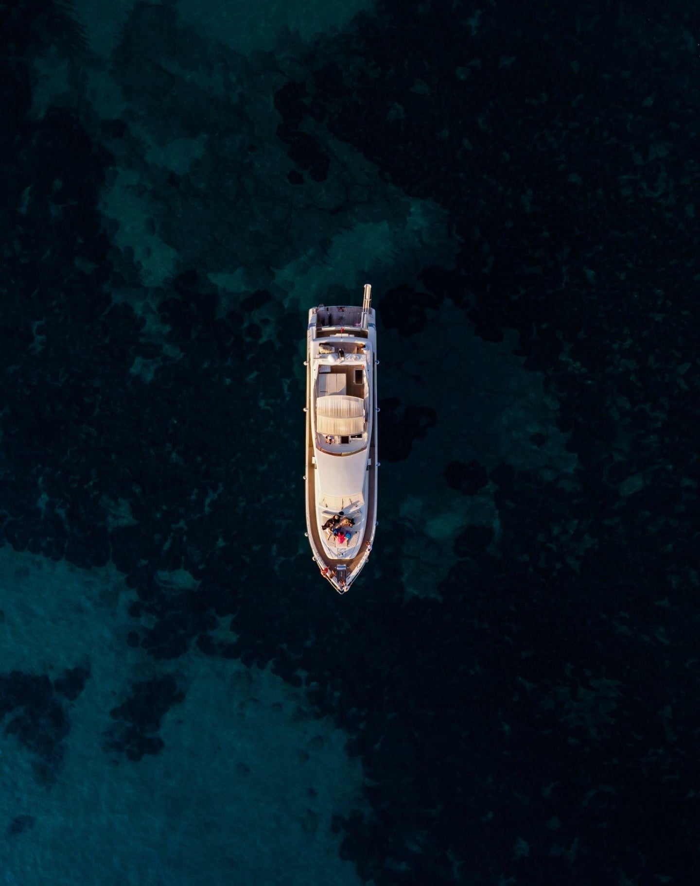 Inside the World of Superyachts: The Billionaire Lifestyle on the Ocean