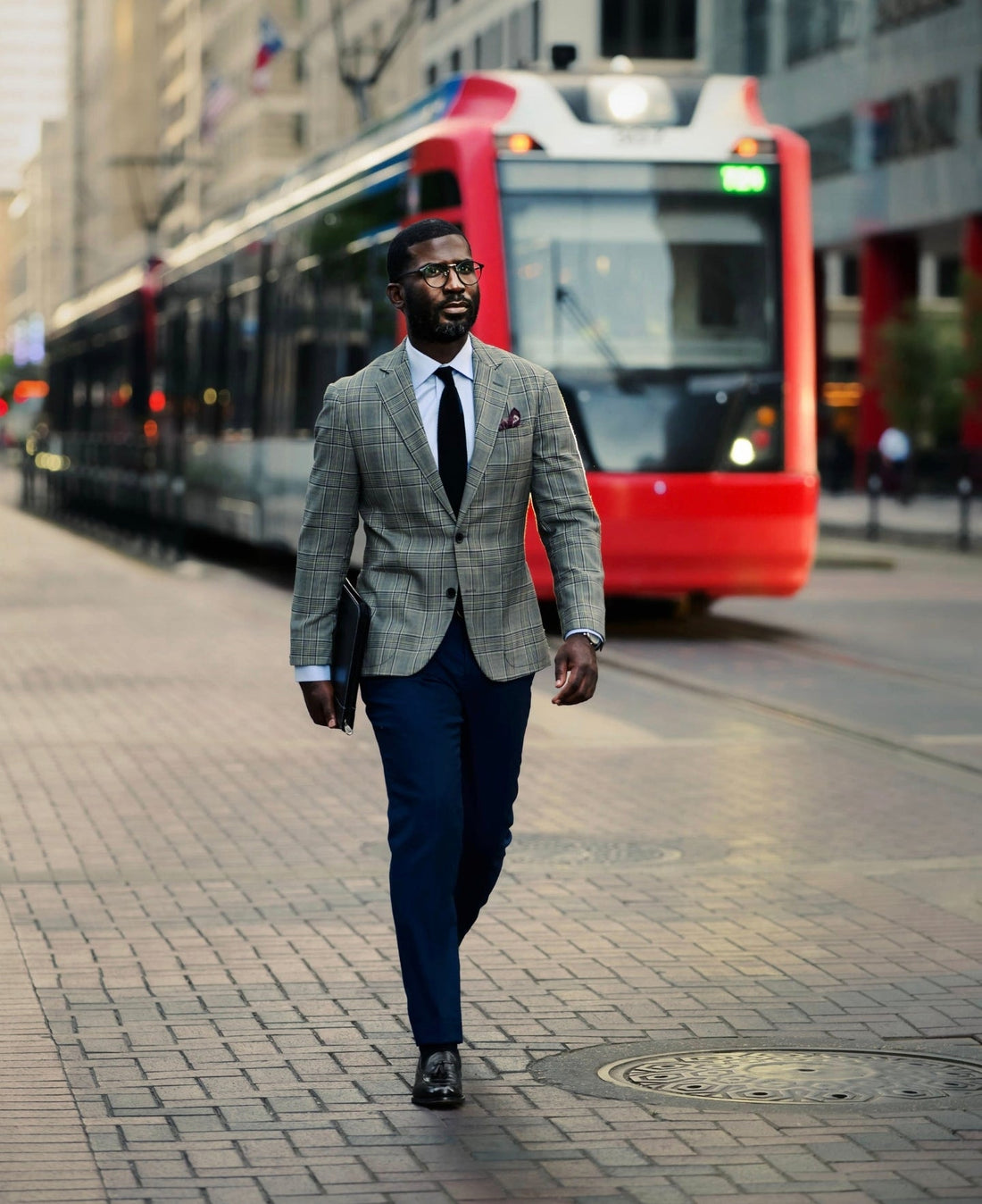 The Modern Gentleman: London and New York Office Style Guide for Men