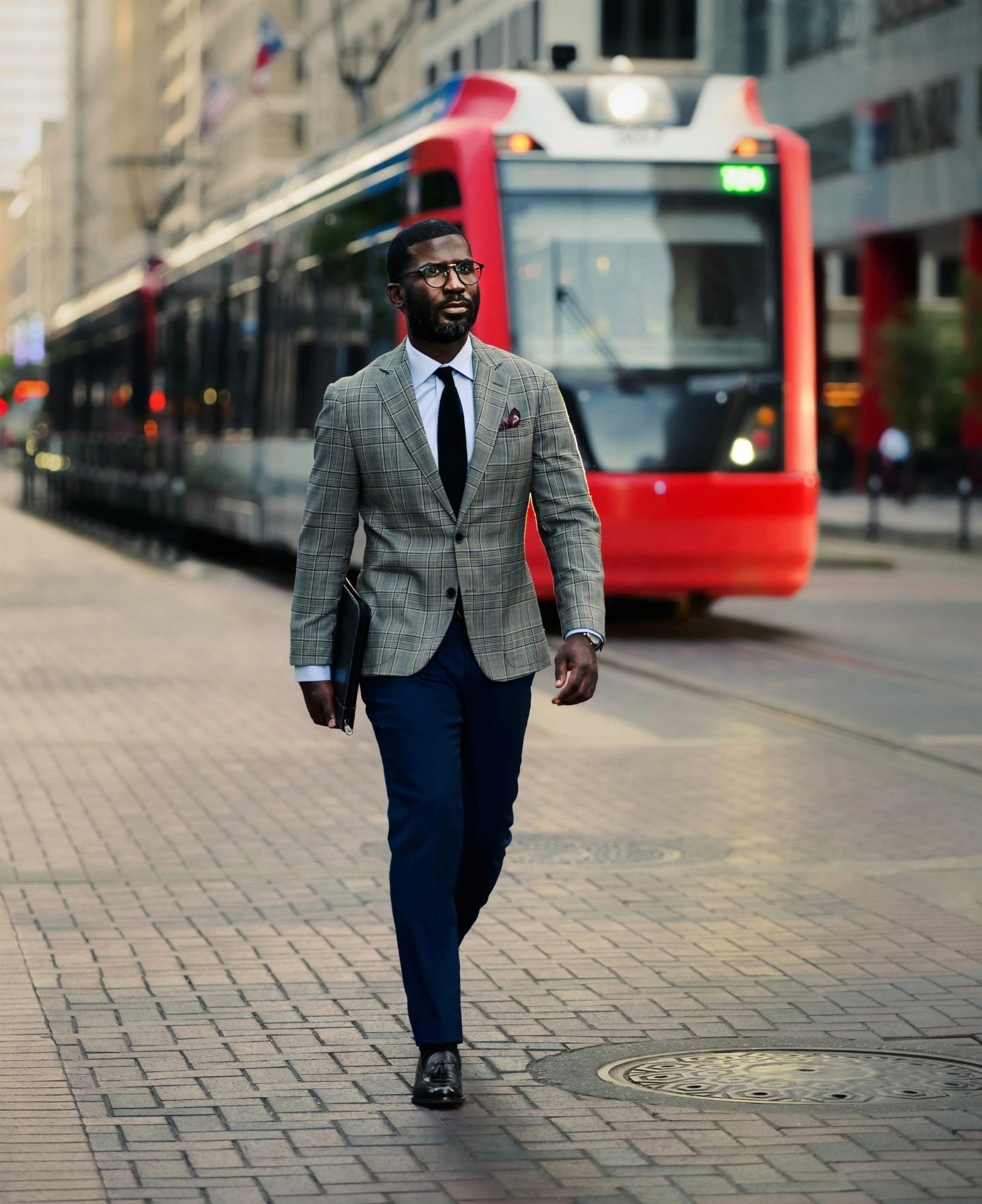 The Modern Gentleman: London and New York Office Style Guide for Men