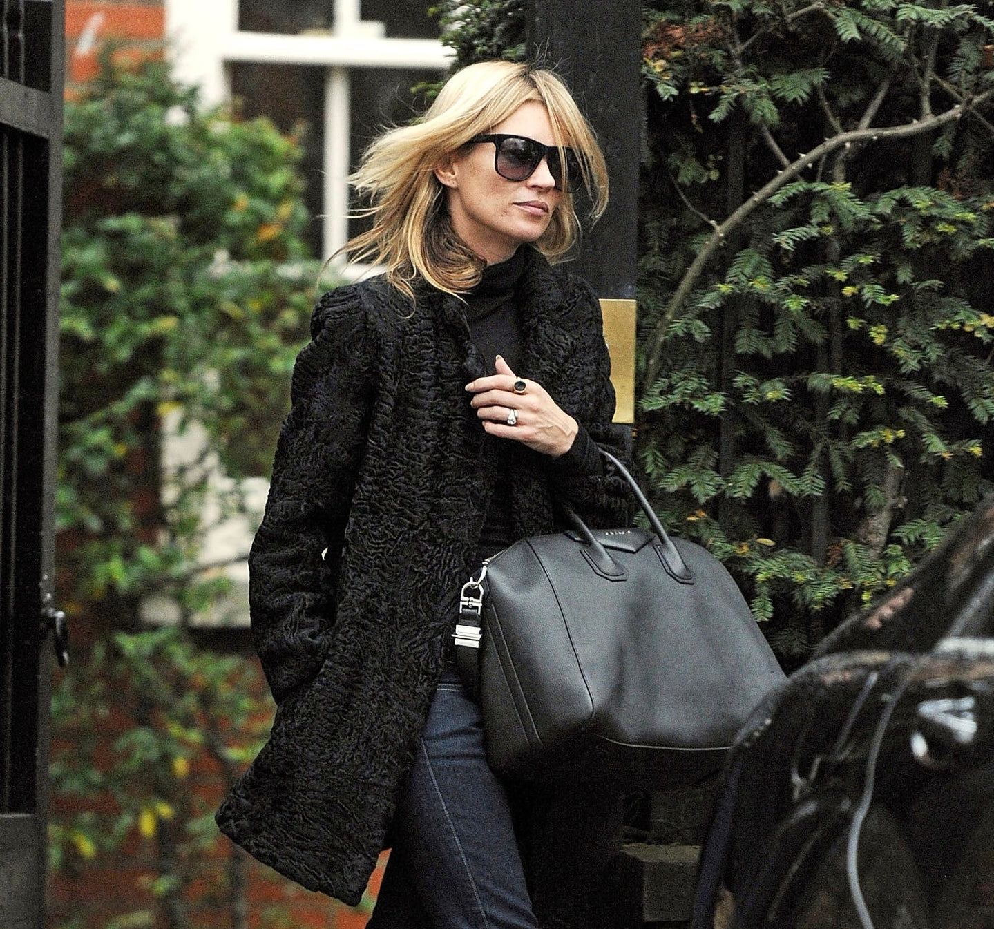 Givenchy Antigona Bag Guide 2026: Structure, Craftsmanship and Modern Luxury