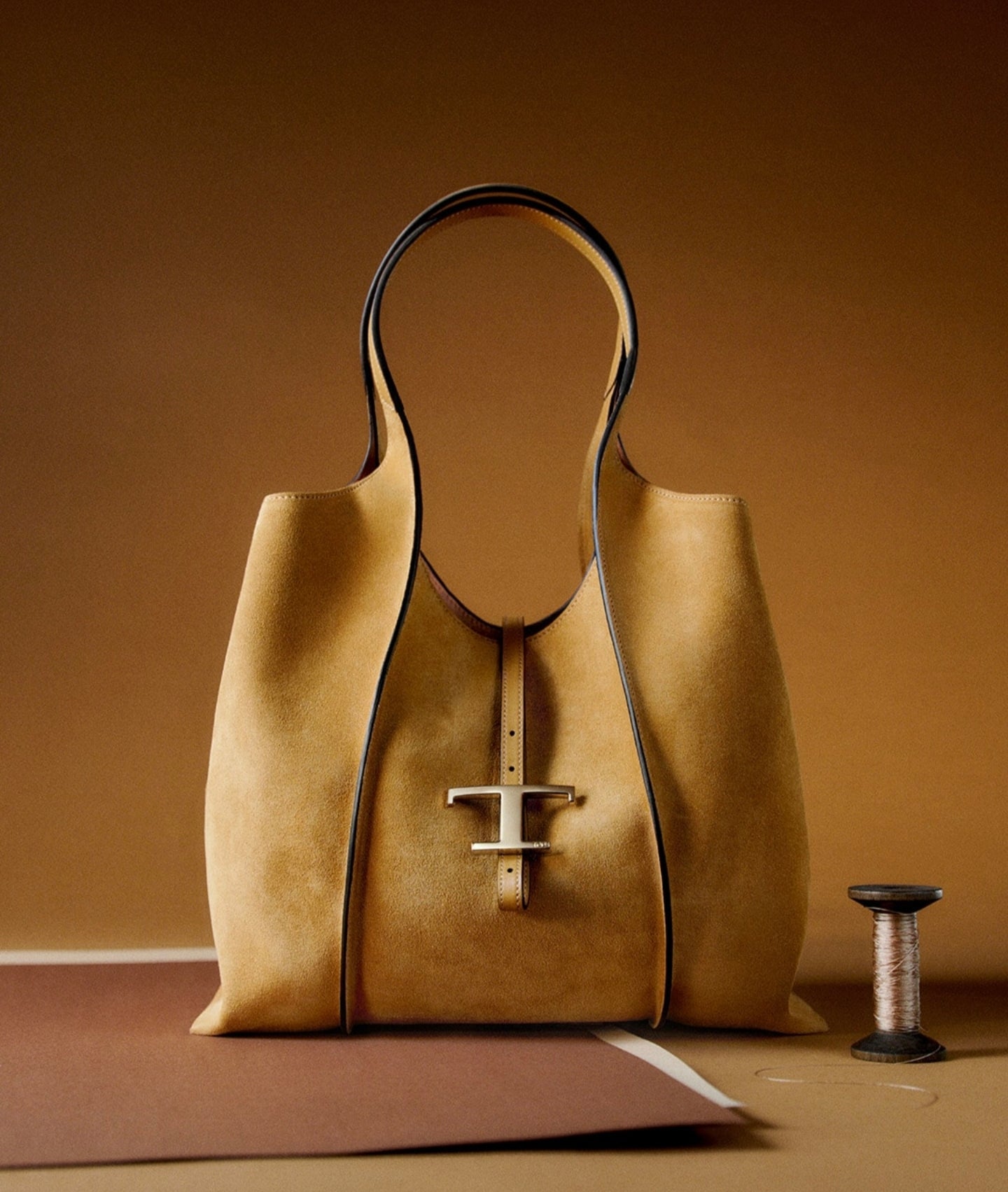 Tod’s T Timeless Bag Guide 2026: Italian Leather Craftsmanship Explained