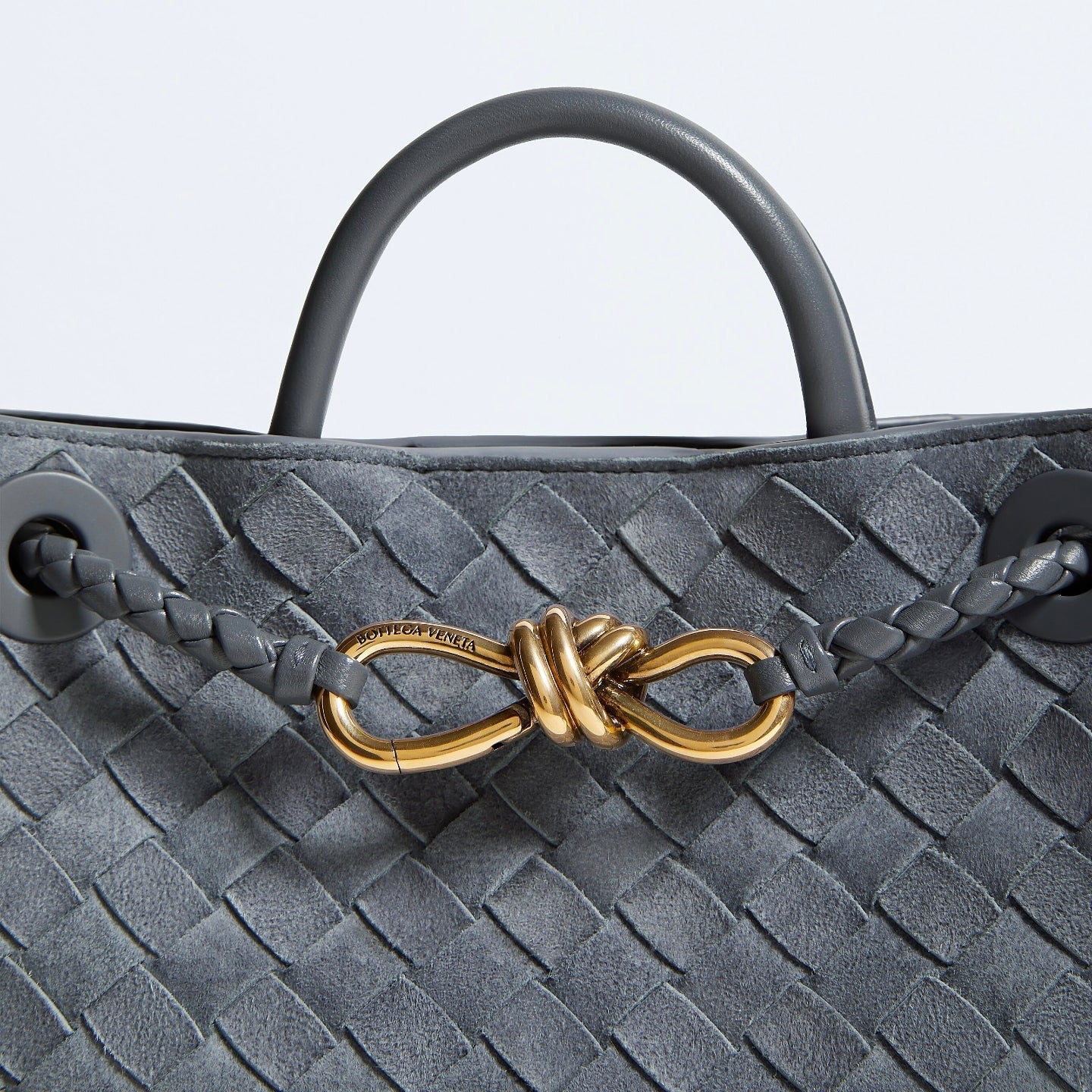 East-West Bag Trend 2026: Alaïa Le Teckel vs Bottega Andiamo