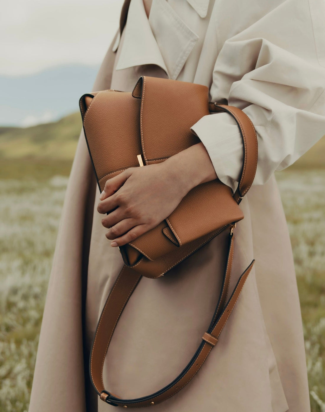Polène Mokki 2026: Sakura Pink Bag Dominates Cool Girl Style
