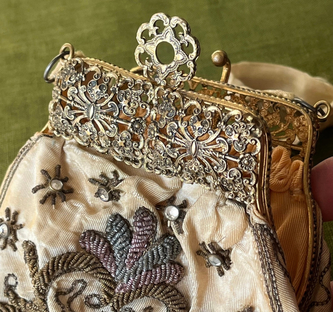 Valentino Michele 2026: The Return of Maximalist Luxury and Ornate Bags