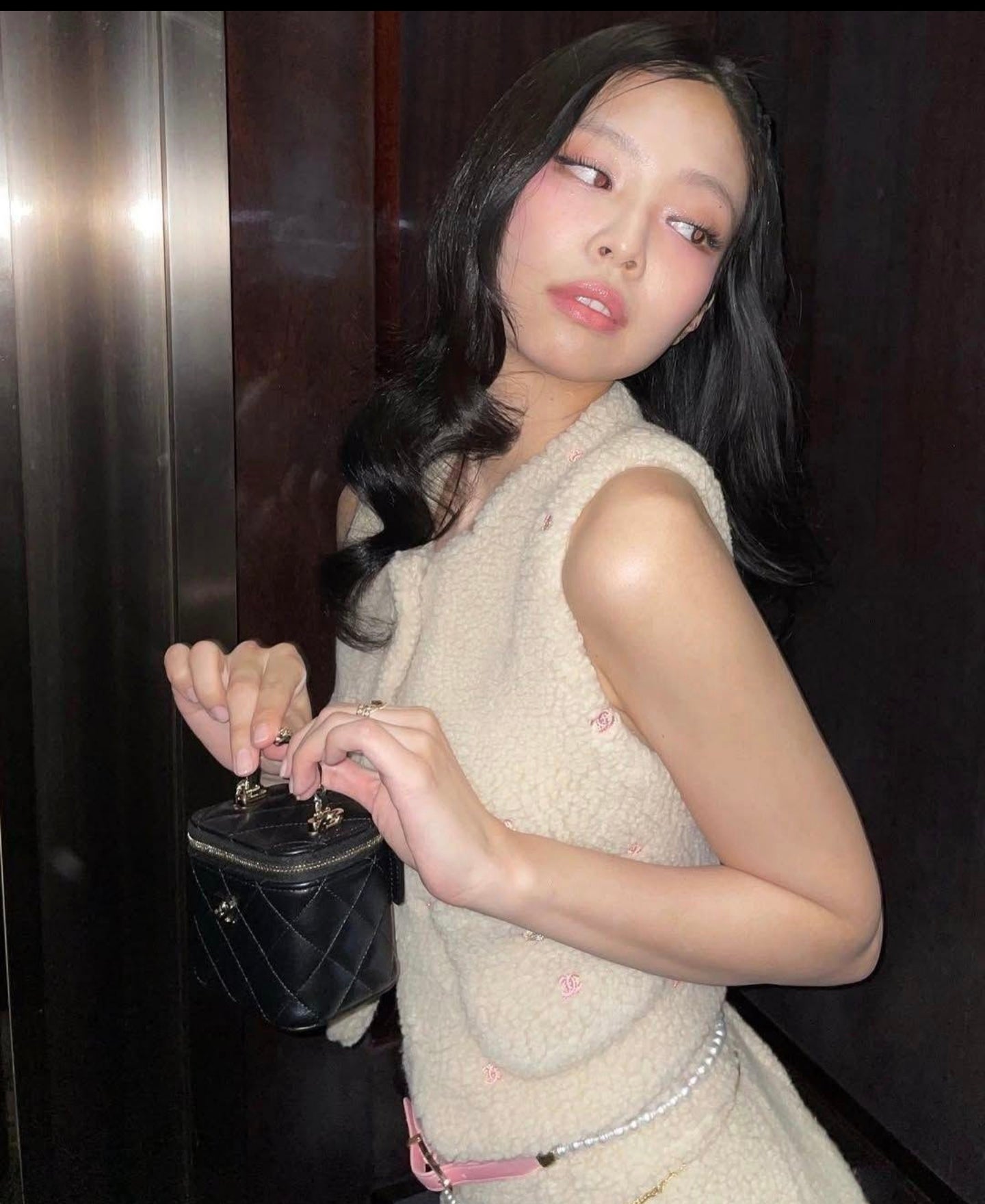 Chanel Spring 2026: Jennie Defines Balletcore with the Slouchy Flap Bag