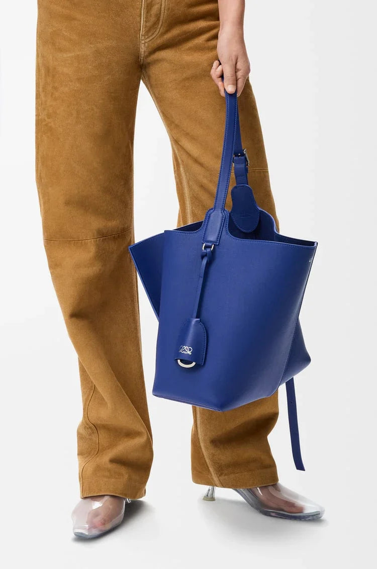 Why is the Loewe Bilbao Bucket Bag the most coveted IT Bag for Summer 2026? | Scent Lab 33
