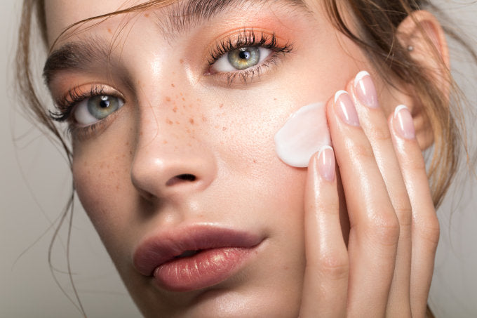 Best Dark Spot Serums 2026: How to Get Rid of Freckles for Flawless Skin | Scent Lab 33