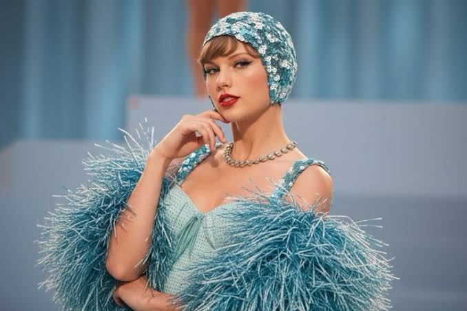 Why is Taylor Swift’s "Opalite" Pistachio Green the Most Viral Color of Spring 2026? | Scent Lab 33