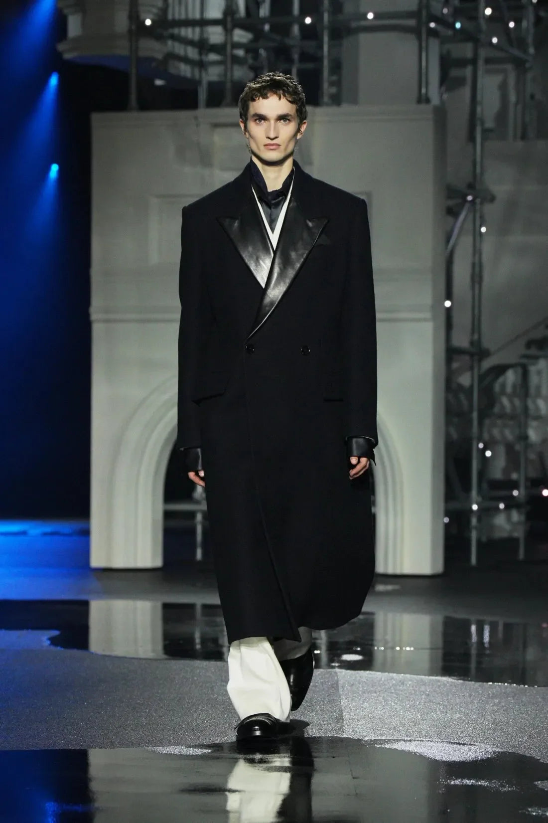 Burberry Winter 2026: Why the Classic Trench is the Ultimate London Icon Again | Scent Lab 33