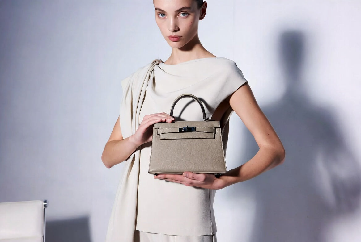 Hermès Mini Kelly 2026: "Cloud Dancer" Resale Premium & Liquidity Model | Scent Lab 33