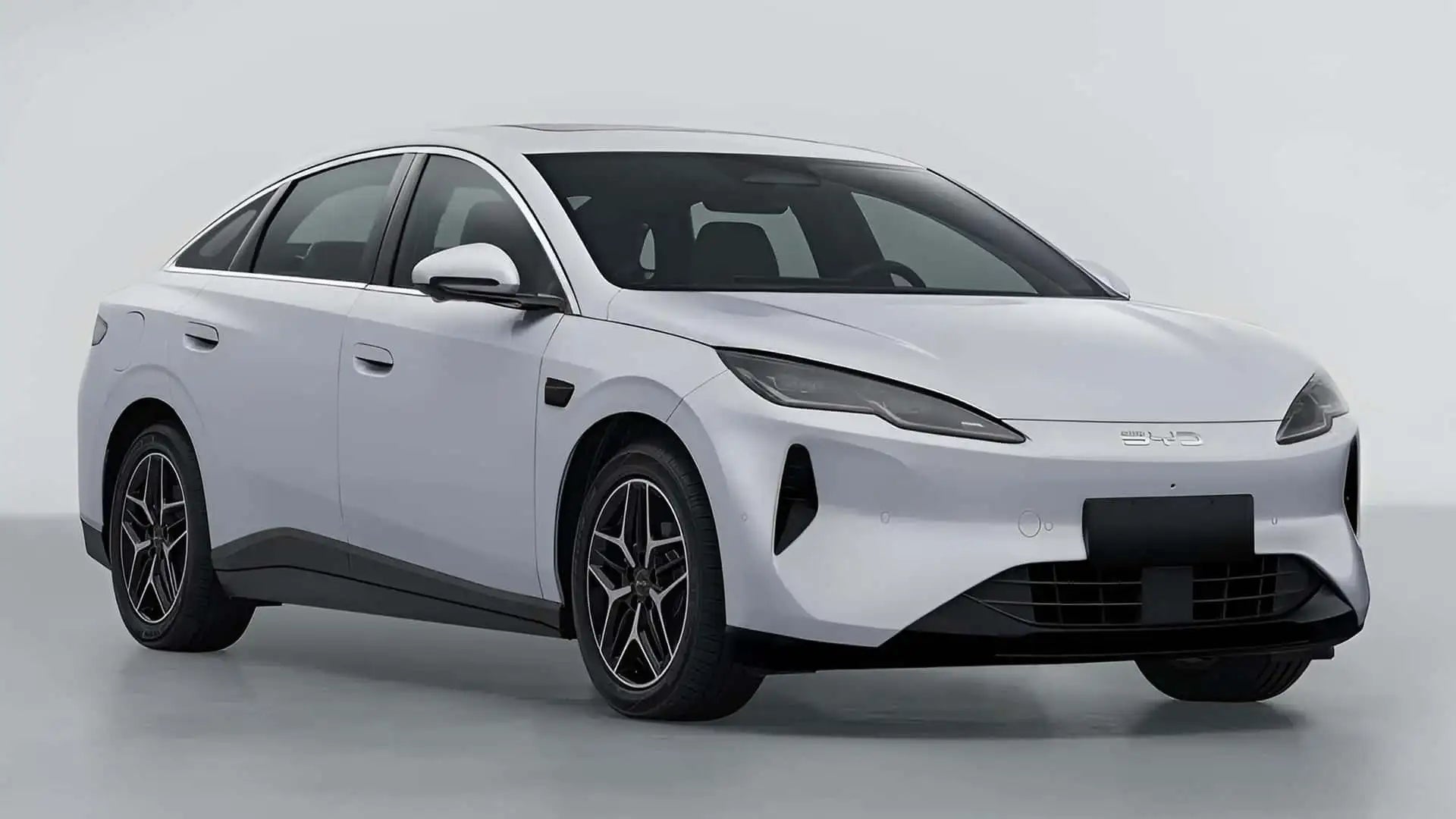 2026 BYD Seal UK Launch: Is This £45,730 Electric Sedan the Ultimate Tesla Model 3 Rival? | Scent Lab 33