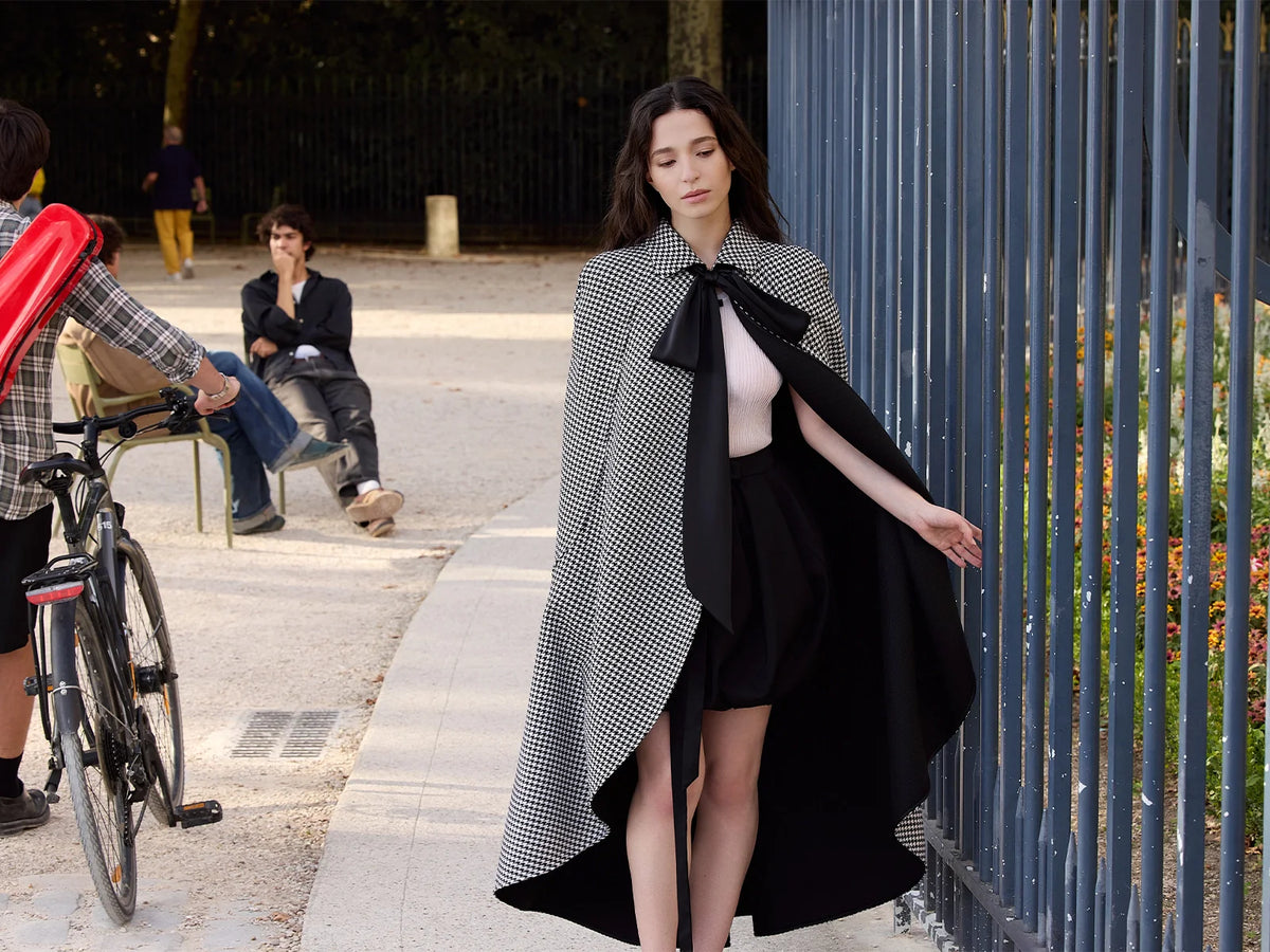 How does Dior SS26 redefine the "Gilded Aura" of modern femininity? | Scent Lab 33