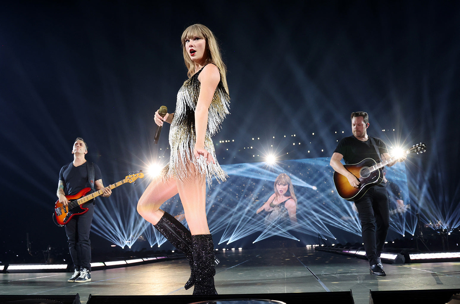 Taylor Swift Eras Tour Europe: Why Sequins and Fringes Own 2026 | Scent Lab 33