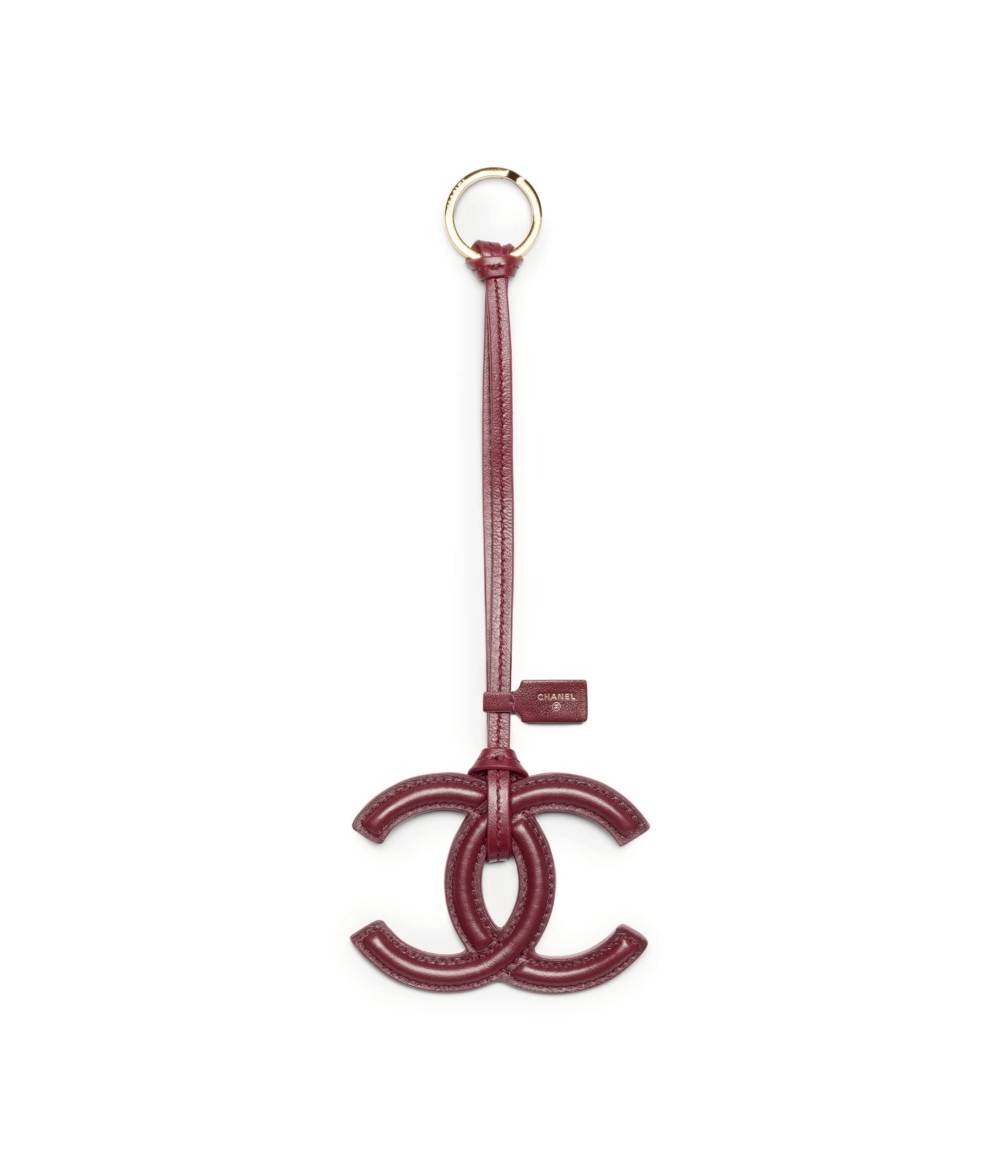 Why are luxury bag charms the ultimate status symbol in 2026? | Scent Lab 33
