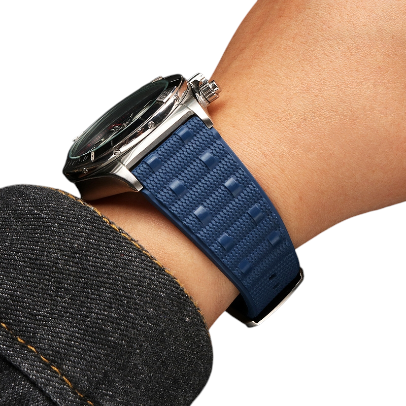 White Smoke Replacement Strap for Breitling Chronomat AB01-Superocean-Avenger - Dust-Proof High-Grade FKM Rubber - Aethelgard